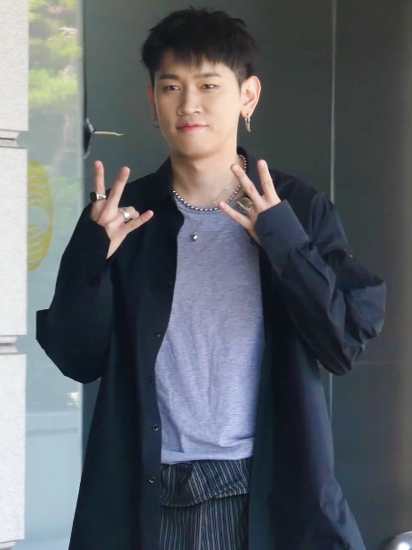 Crush Gets Candid: The Heartbreaking Lyrics That Reveal His Battle After Back Surgery 💔