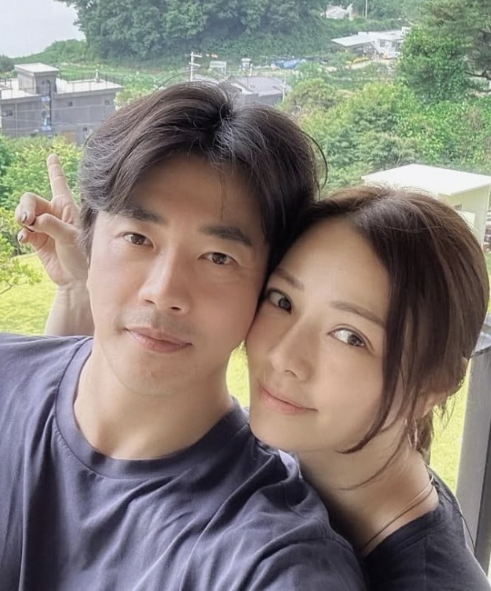 Kwon Sang Woo and Son Tae Young Share Heartwarming Glimpse of Family Life, Revealing Their Children for the First Time