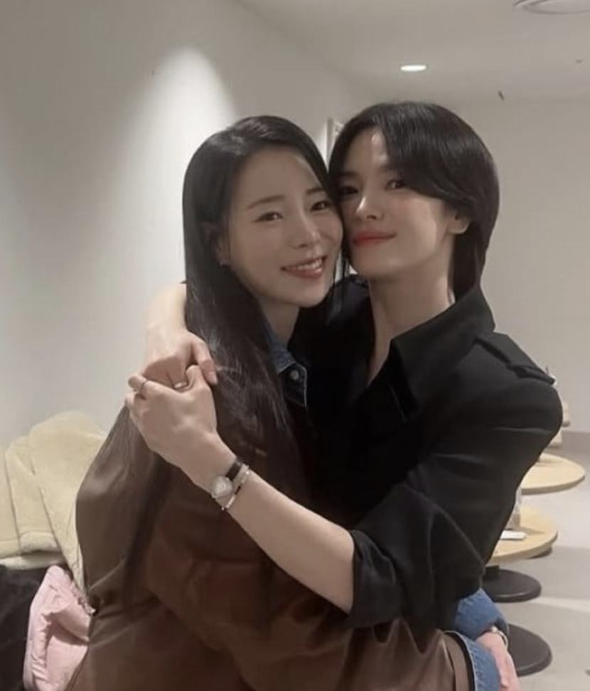 ‘The Glory’ Stars Lim Ji Yeon & Song Hye Kyo Prove Their Friendship Is Still Going Strong!